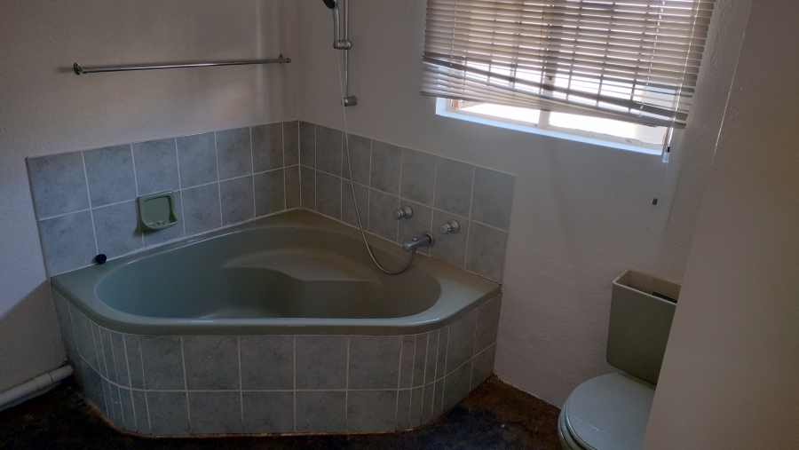 To Let 3 Bedroom Property for Rent in Tlhabane West North West